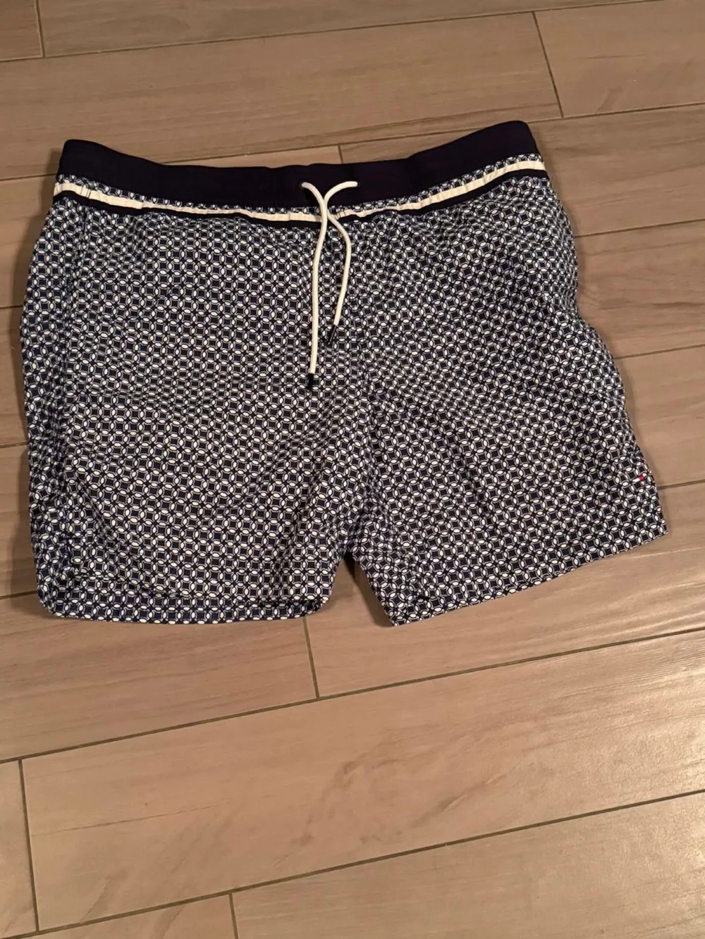 Tommy Hilfiger Navy and White Patterned Swim Shorts XL